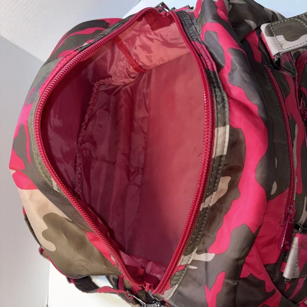 Lug Propeller Pink Green Camo Duffel‎ Bag Travel Carry On Overnight Gym Yoga Bag